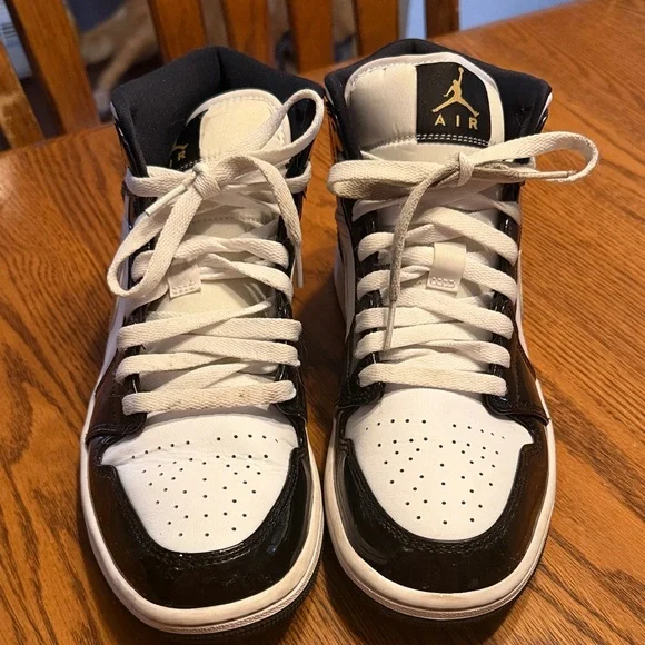 Nike Air Jordan White and Gold Sneakers - Picture 4 of 7